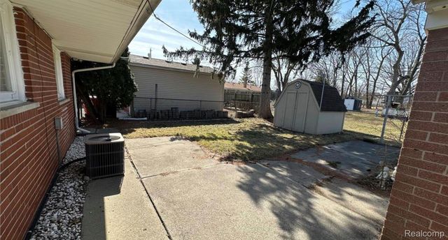 27099 Demrick Street, Roseville, MI 48066