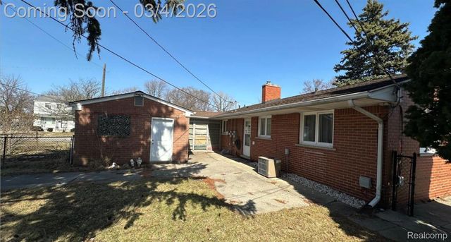 27099 Demrick Street, Roseville, MI 48066