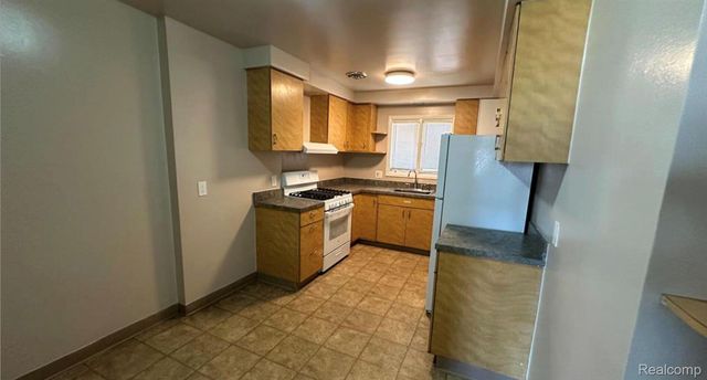 27099 Demrick Street, Roseville, MI 48066