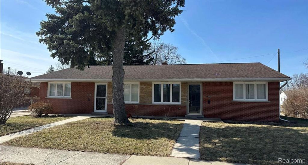 27099 Demrick Street, Roseville, MI 48066