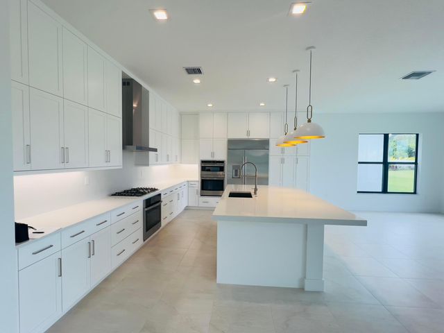 20471 Southernwood Avenue, Boca Raton, FL 33434