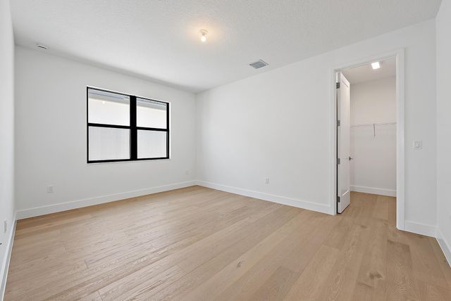 20471 Southernwood Avenue, Boca Raton, FL 33434