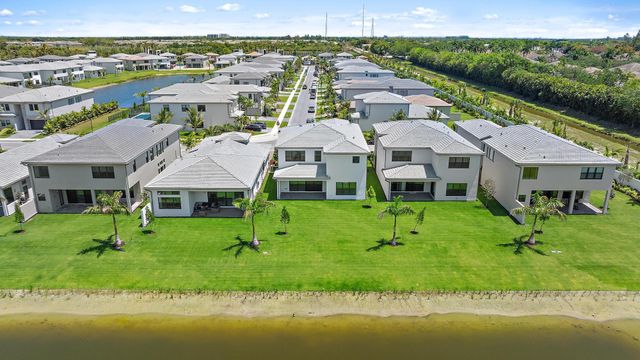 20471 Southernwood Avenue, Boca Raton, FL 33434