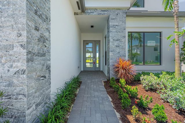 20471 Southernwood Avenue, Boca Raton, FL 33434