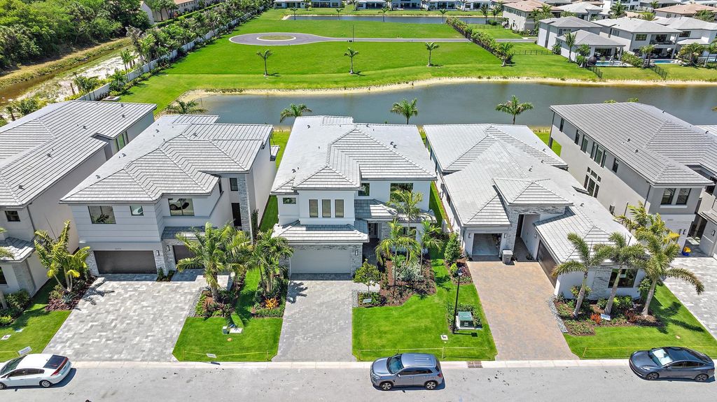 20471 Southernwood Avenue, Boca Raton, FL 33434