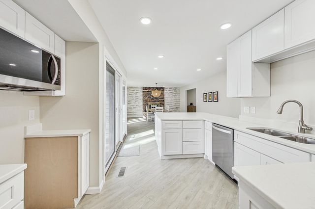 22 Crismar Road, Ogden Dunes, IN 46368