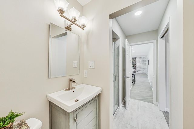 22 Crismar Road, Ogden Dunes, IN 46368