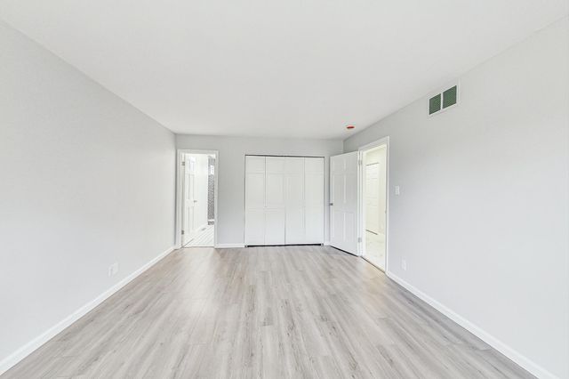 22 Crismar Road, Ogden Dunes, IN 46368