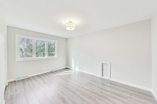 22 Crismar Road, Ogden Dunes, IN 46368