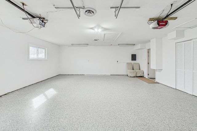 22 Crismar Road, Ogden Dunes, IN 46368