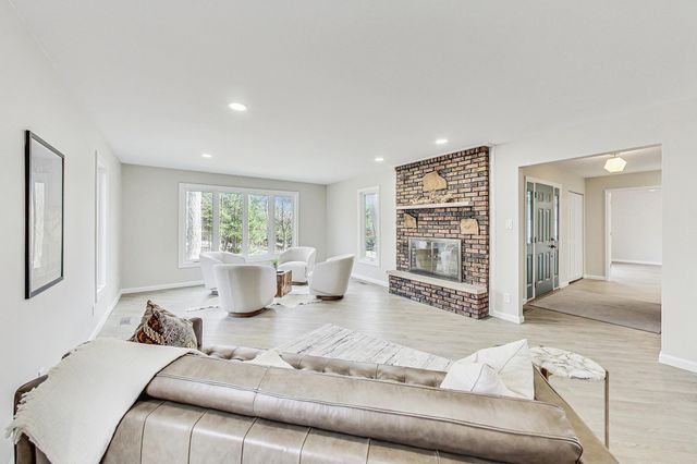 22 Crismar Road, Ogden Dunes, IN 46368