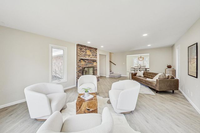 22 Crismar Road, Ogden Dunes, IN 46368