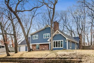 22 Crismar Road, Ogden Dunes, IN 46368