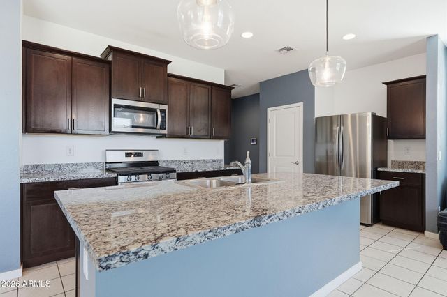 6835 W GETTY Drive, Phoenix, AZ 85043