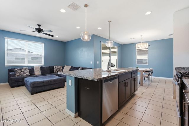 6835 W GETTY Drive, Phoenix, AZ 85043