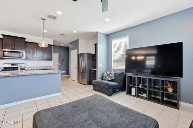 6835 W GETTY Drive, Phoenix, AZ 85043