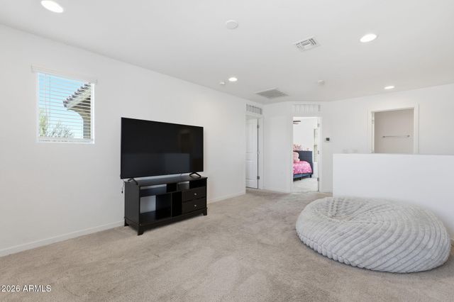 6835 W GETTY Drive, Phoenix, AZ 85043
