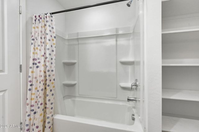 6835 W GETTY Drive, Phoenix, AZ 85043