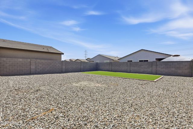 6835 W GETTY Drive, Phoenix, AZ 85043