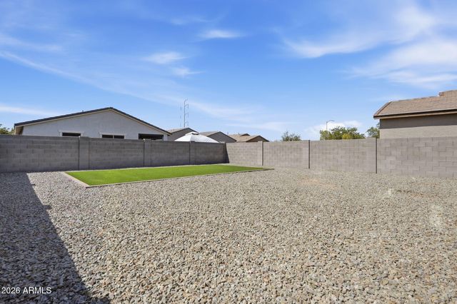 6835 W GETTY Drive, Phoenix, AZ 85043