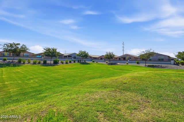 6835 W GETTY Drive, Phoenix, AZ 85043