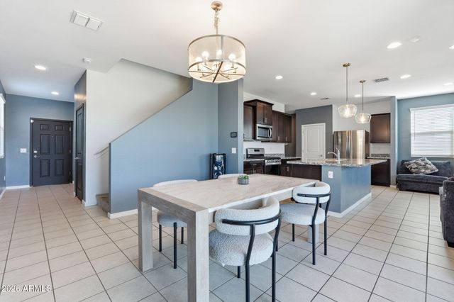 6835 W GETTY Drive, Phoenix, AZ 85043