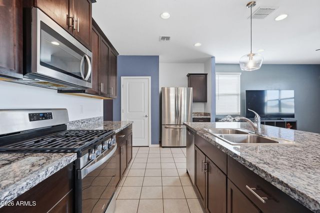 6835 W GETTY Drive, Phoenix, AZ 85043