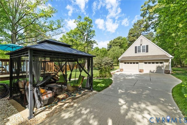 9006 Shawonodasee Rd, Chesterfield, VA 23832