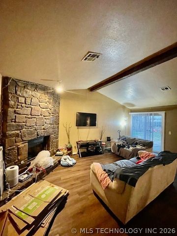 1608 W Lansing Street, Broken Arrow, OK 74012