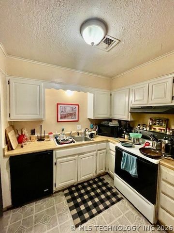 1608 W Lansing Street, Broken Arrow, OK 74012