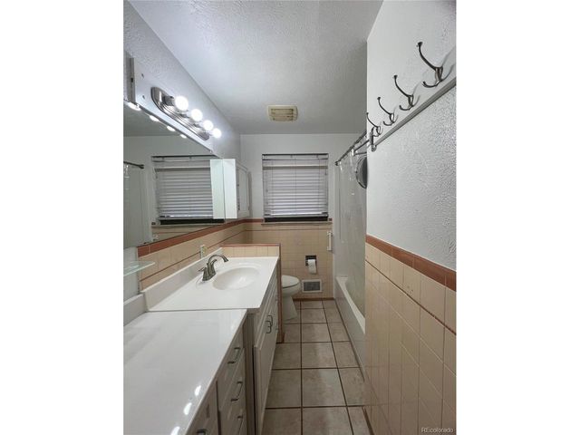 5600 Dover St, Arvada, CO 80002