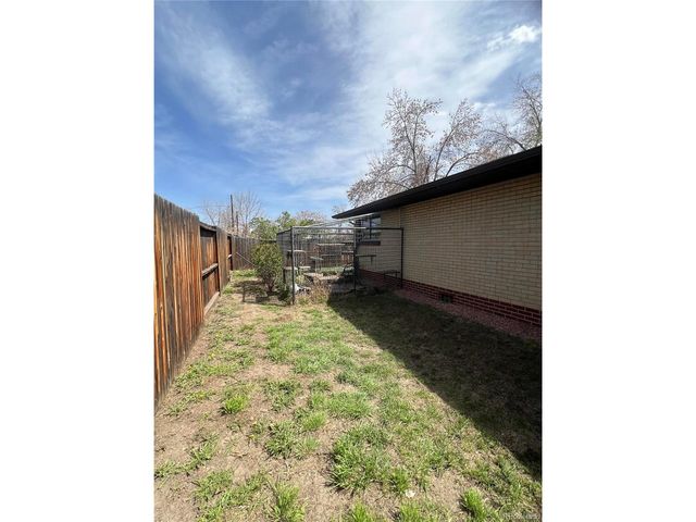 5600 Dover St, Arvada, CO 80002