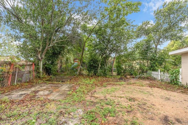 1712 TALLAHASSEE DRIVE, Daytona Beach, FL 32117