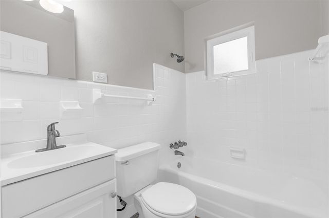 1712 TALLAHASSEE DRIVE, Daytona Beach, FL 32117