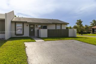11900 SW 110th St Circle E, Miami, FL 33186