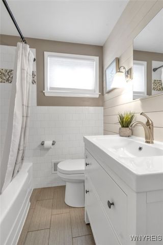 21 Campbell Avenue, Buffalo, NY 14216