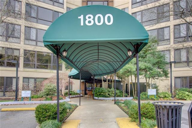 1800 Clairmont Lake 223, Decatur, GA 30033