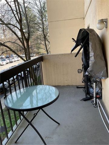 1800 Clairmont Lake 223, Decatur, GA 30033