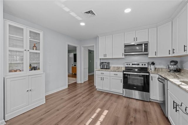 5833 Hawthorne LN, Portsmouth, VA 23703