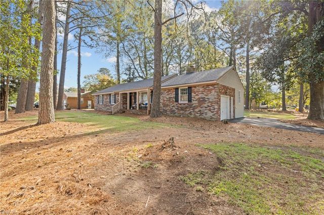 5833 Hawthorne LN, Portsmouth, VA 23703