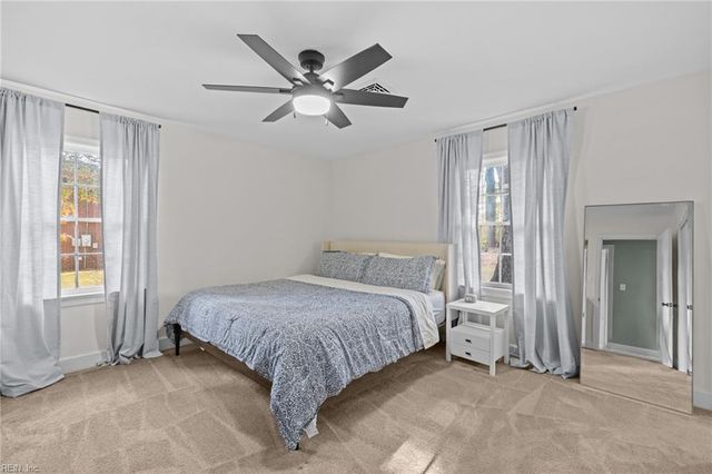 5833 Hawthorne LN, Portsmouth, VA 23703