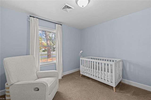 5833 Hawthorne LN, Portsmouth, VA 23703