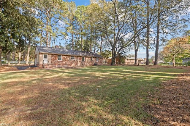 5833 Hawthorne LN, Portsmouth, VA 23703