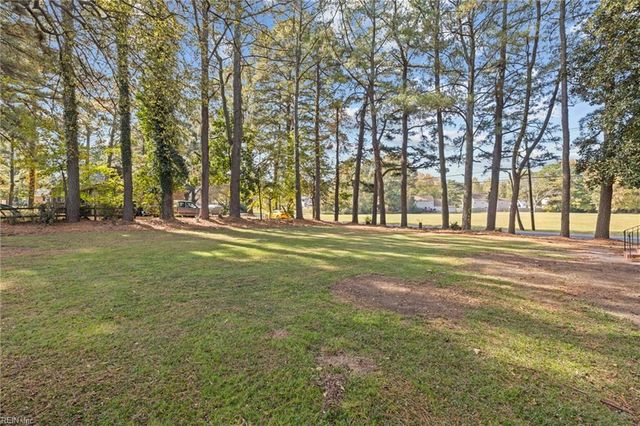 5833 Hawthorne LN, Portsmouth, VA 23703