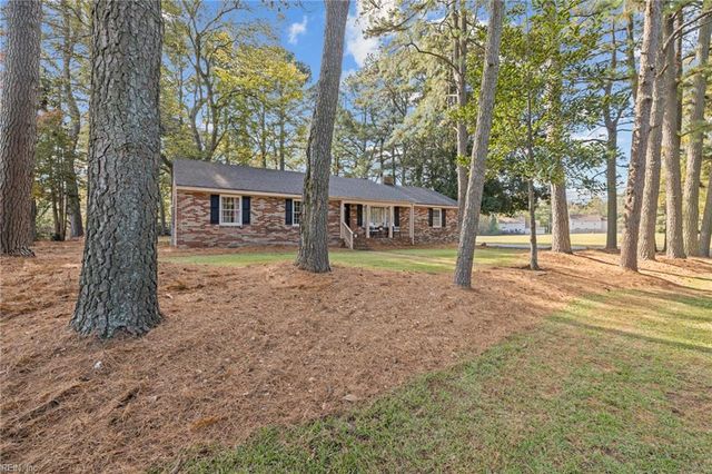 5833 Hawthorne LN, Portsmouth, VA 23703