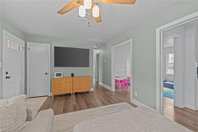 5833 Hawthorne LN, Portsmouth, VA 23703