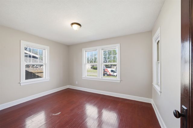 1511 W Haskell St, Wichita, KS 67213