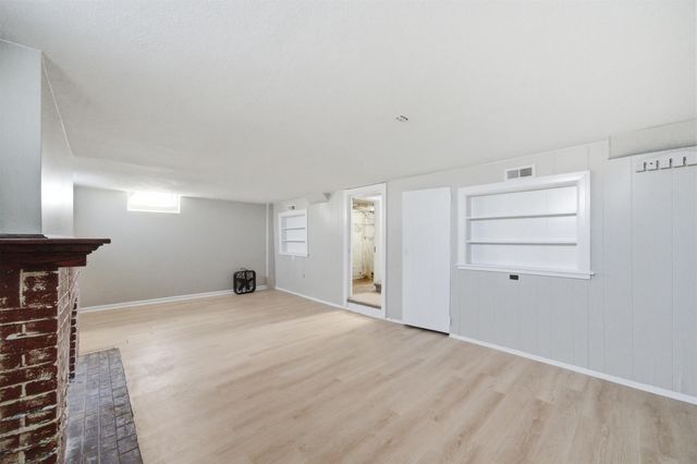 1511 W Haskell St, Wichita, KS 67213