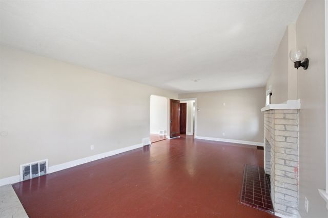 1511 W Haskell St, Wichita, KS 67213