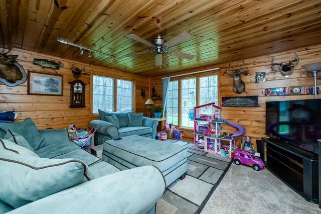 57601 70th Street, Hartford Twp, MI 49057